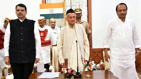 ഫഡ്നാവിസും അജിത് പവാറും രാജിവെച്ചു; നല്ല പ്രതിപക്ഷമായി പ്രവർത്തിക്കുമെന്ന് ബി.ജെ.പി